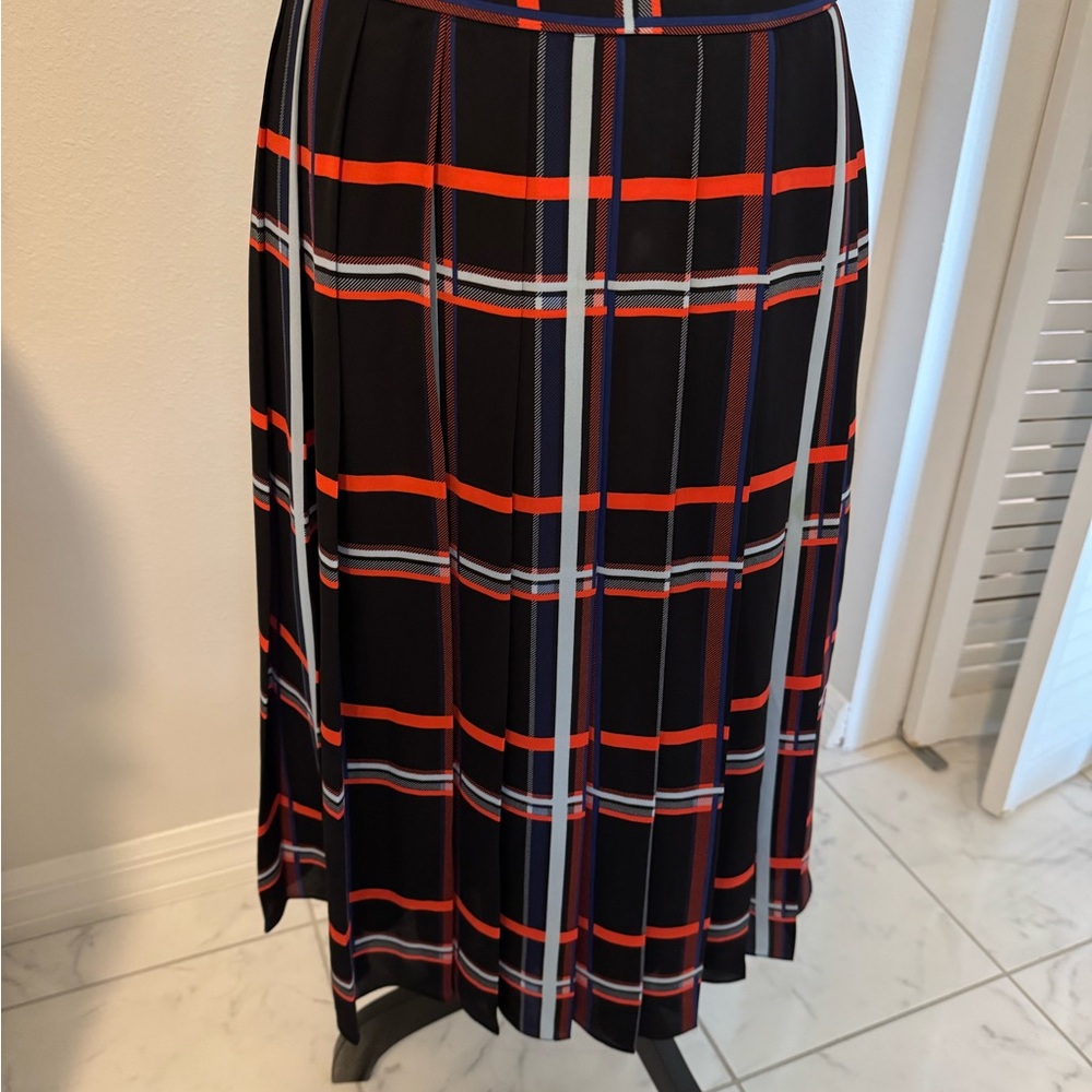 Vince Camuto Retro Style Black and Red Women's Pleated Skirt
